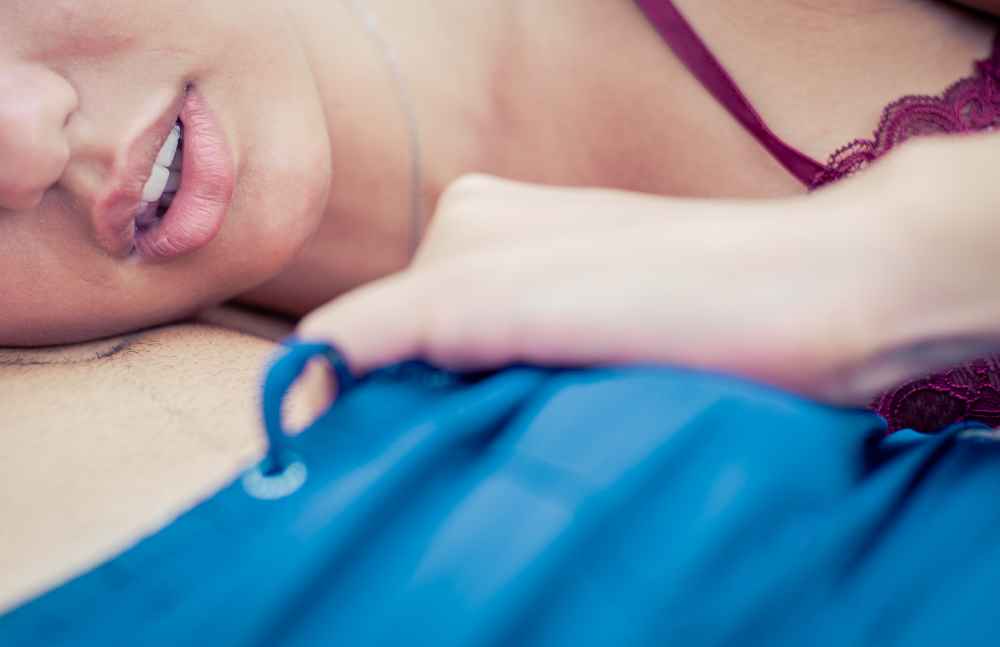 posturas sexo oral con escorts